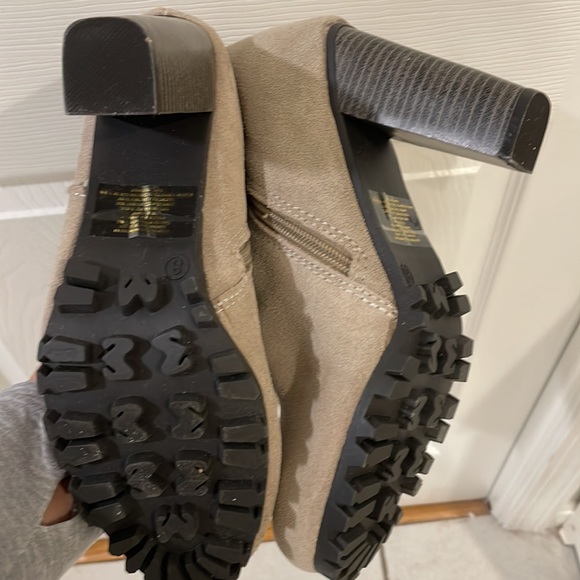 Suede Boots Size 8 - Picture 4 of 10